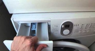 Hvor og hvor meget pulver skal jeg lægge i vaskemaskinen?