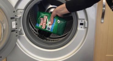 Hvordan fjernes stærk dårlig lugt fra vaskemaskinen?